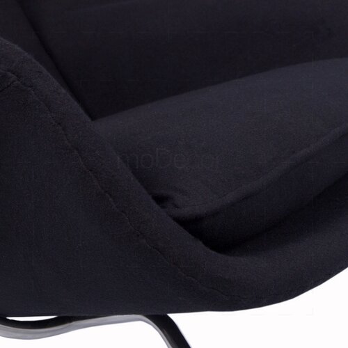 Eero Saarinen Womb Chair in Schwarz