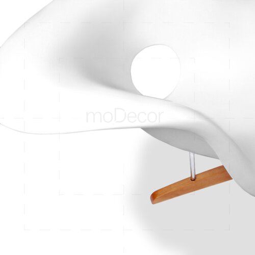 Eames La Chaise in Wei�